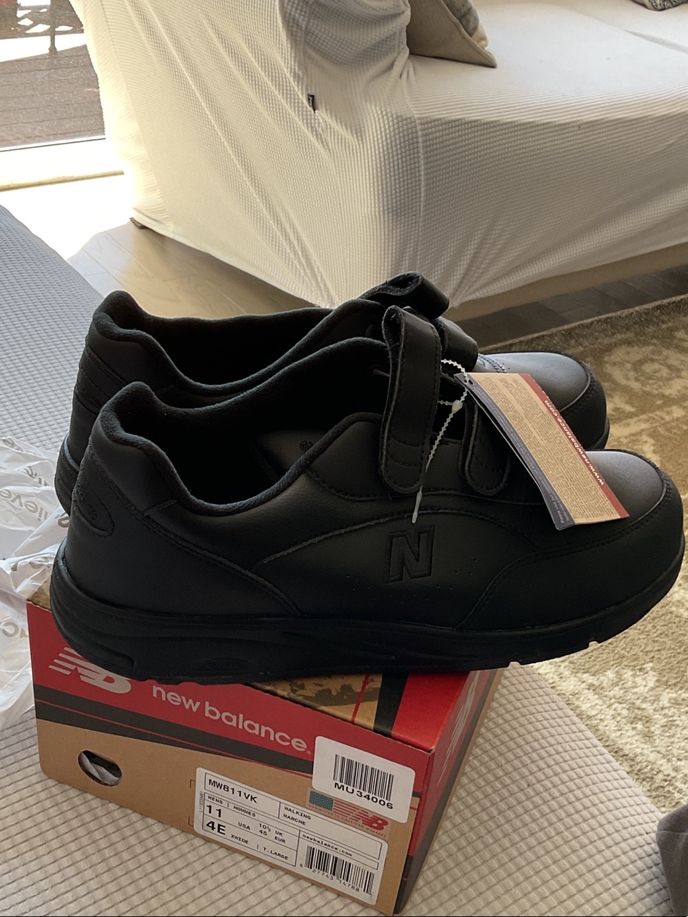 New Balance Men’s Black Leather Velcro Sneakers